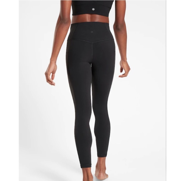 NWT Athleta Salutation Stash Pocket II 7/8 //Black - Picture 2 of 8